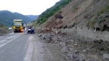 احتمال ریزش سنگ در محورهای کوهستانی مازندران