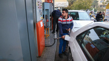 هیچ کدام از جایگاه‌ های سوخت تعطیل نیستند