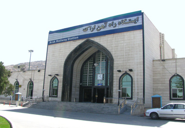 ۲ هزار و ۳۶۳ متر نصب خط و تعویض ریل در راه‌ آهن منطقه اراک 