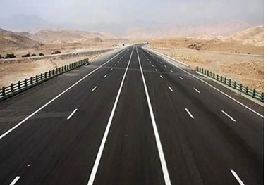 چهارخطه کردن محور خرم آباد سپیددشت از اولویت های وزارت راه و شهرسازی است 