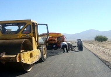 تردد مردم روستای زاهدمحمود لار از مسیر آسفالته برای اولین بار