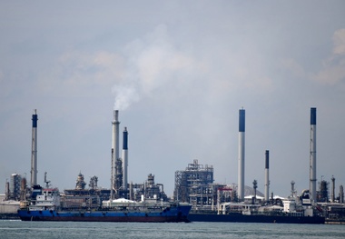 Singapore to vaccinate over 10,000 frontline maritime workers by end of January