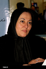 فاطمه مقیمی در غرفه تین نیوز