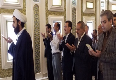 برگزاری نماز عید سعید فطر در ایستگاه راه آهن مشهد با حضور مدیر عامل راه آهن ج.ا.ا 