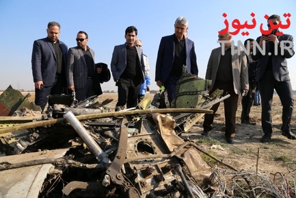بازدید مدیر فرودگاه امام از محل سقوط هواپیمای مسافربری بویینگ ۷۳۷ متعلق به خطوط هوایی اوکراین