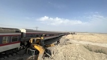 برخورد قطار با بیل مکانیکی علت حادثه بوده است 