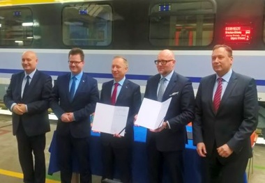 PKP Intercity awards coach refurbishment contract 