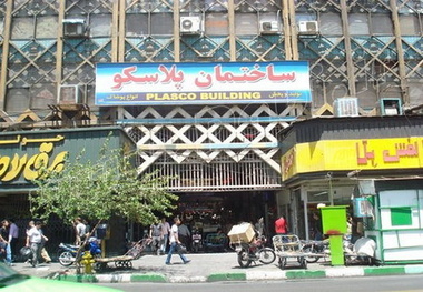 ماجرای حمله به ماشین شهرداری از سوی کارگران ساختمان پلاسکو