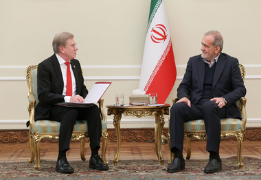عزم دولت ایران برای تکمیل راهگذر شمال جنوب جدی است/وزیر راه و شهرسازی پیگیر اجرای توافقنامه خط آهن رشت آستارا است 