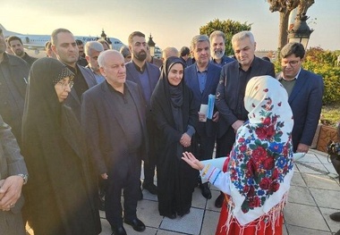 وزیر راه و شهرسازی وارد فرودگاه ساری شد 
