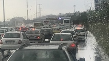 آبگرفتگی و ترافیک در اتوبان تهران-کرج