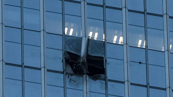 برخورد یک هواپیمای سبک با بلندترین ساختمان پکن؛ تحقیقات درباره علت حادثه آغاز شد