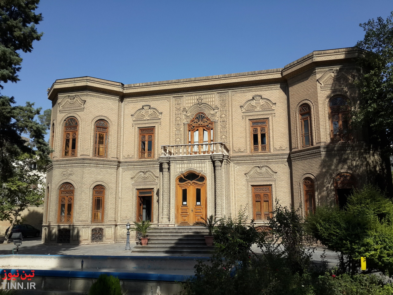 دنیای شیشه‌ها
