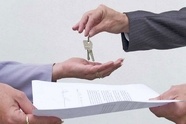 قوانین رگولاتوری و حقوق مستأجران (Regulation & Tenant Rights)