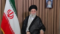 رهبر انقلاب: رژیم صهیونی زیر ضربات جمهوری اسلامی تقریباً از پا درآمد