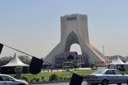 شهر و هویت آن را به سخره نگیریم