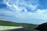 زیبایی آزادراه شیراز اصفهان در تابستان ۱۴۰۴؛ مناظری که شوق سفر را زنده می‌ کند (فیلم)