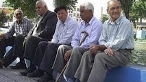 حقوق بازنشستگان دولت به موقع پرداخت می شود 