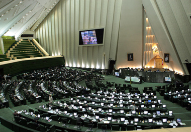 مجلس و سازمان میراث فرهنگی با افزایش عوارض خروج از کشور مخالف است