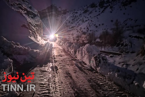 تصاویری زیبا از بارش برف در سیستان و بلوچستان و انجام راهداری زمستانی در این استان