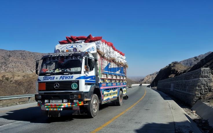 Asian Development Bank and IRU join forces on key trade link