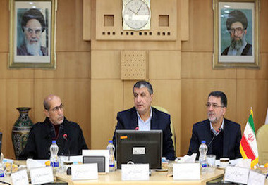 بازآفرینی محلات بحرانی در اولویت قرار گیرد