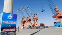 ترانزیت کالا به افغانستان از بندر گوادر پاکستان آغاز شد