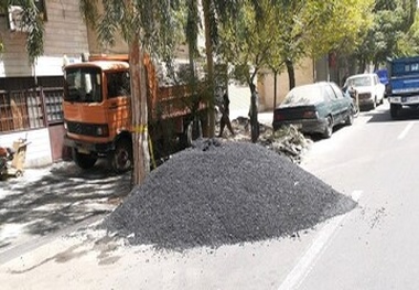 توقف خودروهای سنگین در پیاده رو ممنوع!