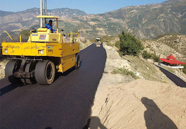 آغاز عملیات زیرسازی و آسفالت راه روستایی قلی‌لاله در همدان