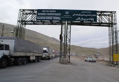 بیش از ۴۰ هزار و ۵۰۱ دستگاه کامیون امسال از مرز بازرگان تردد کرد