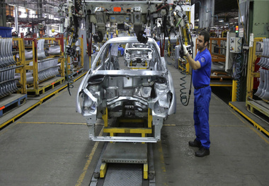 آمریکایی‌ها از تحریم خودروسازی ایران دنبال چه چیزی هستند؟