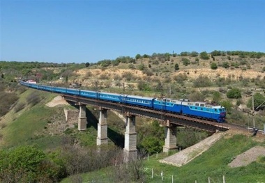 هجوم خریداران بلیت‌های نوروزی قطار؛ در ساعت اول ۱۱ هزار بلیت فروش رفت