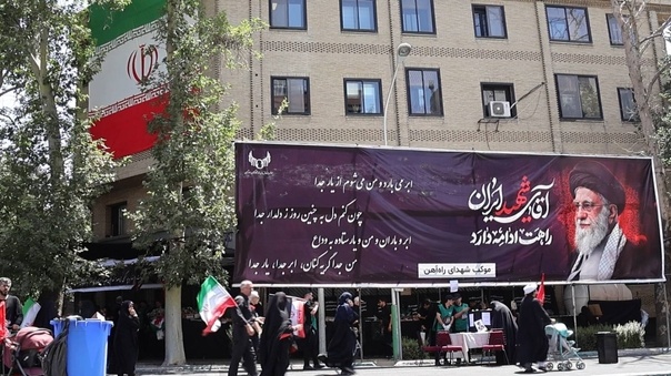 گزارش تصویری| خدمت‌ رسانی موکب «شهدای راه‌ آهن» به عزاداران در روز تشییع رهبر شهید