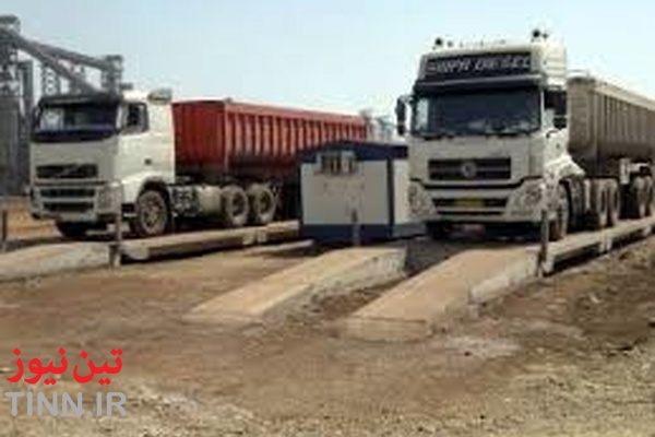 گیر کردن کامیون ها در محوطه باسکول در خروج ترانزیت گمرک موسوم به «در گندمی»  
