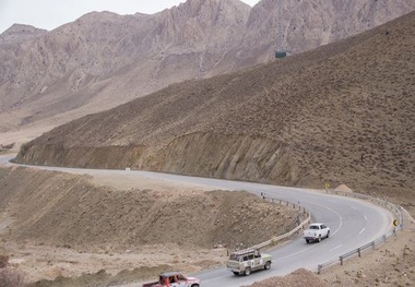اجرای پروژه روشنایی بزرگراه اردستان کاشان 