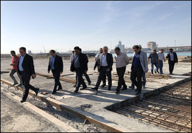 بازدید معاون مهندسی و توسعه امور زیربنایی سازمان بنادر و دریانوردی از بندر بوشهر