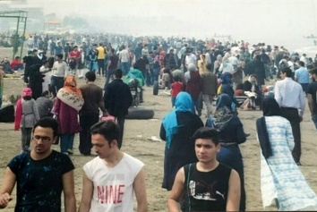 تصاویر امیدبخش از ساحل بابلسر که ترس از کرونا را کم میکند