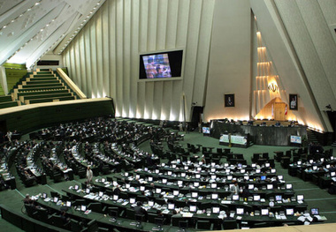 مجلس حامی تقویت صنعت خودروی کشور است