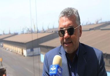 پهلوگیری همزمان چهار کشتی شکر، روغن و برنج در بندر شهید رجایی