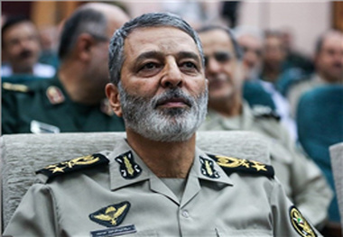 بازدید فرمانده کل ارتش از سواحل مکران