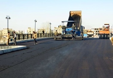 آغاز عملیات روکش آسفالت معابر شهر خرم آباد