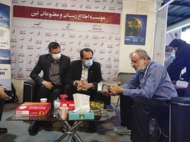 بازدید مدیرعامل شرکت واگن پارس از غرفه تین 
