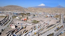 کاهش زمان توقف کامیون ها در مرز بازرگان باید در اولویت باشد