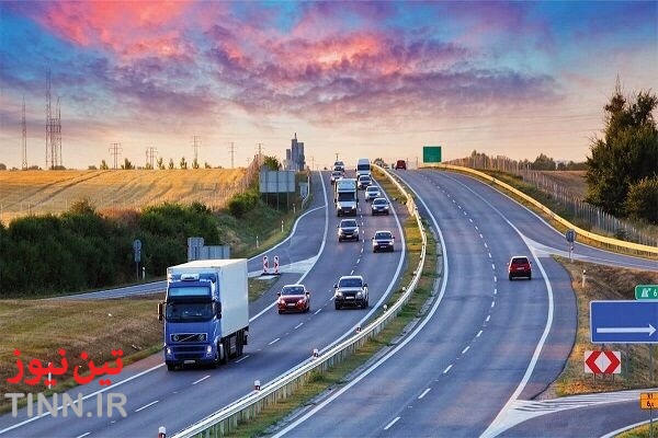 اینفوگرافیک | توصیه‌های راهداری برای سفری ایمن؛ ۸ وسیله ضروری در خودرو