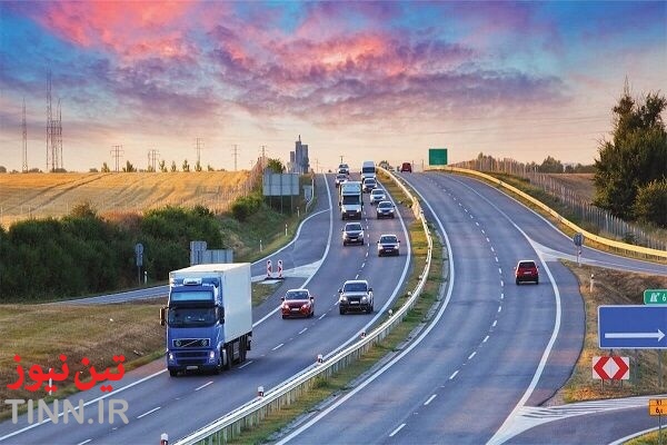 اینفوگرافیک | توصیه‌های راهداری برای سفری ایمن؛ ۸ وسیله ضروری در خودرو