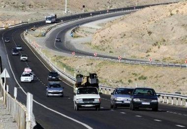 حرکت پرسرعت خودروها در مسیر مشهد