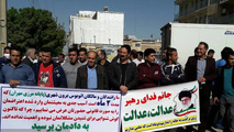 
تجمع رانندگان پایانه مرزی ایلام به دلیل بیکاری ناشی از شیوع کرونا 