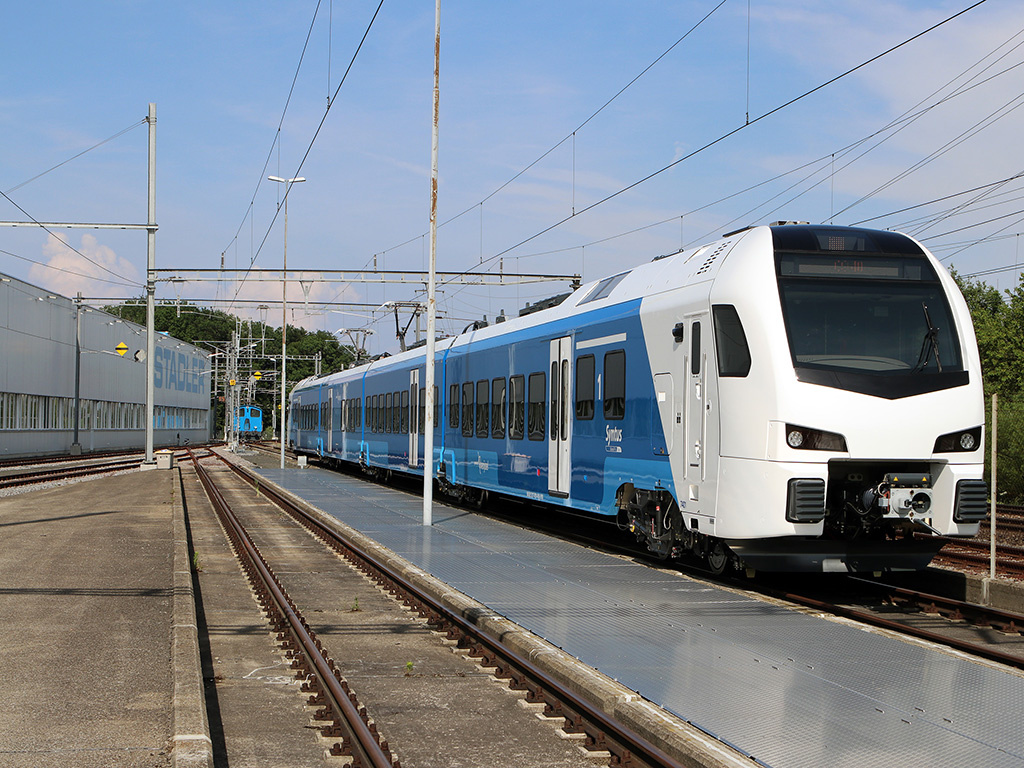 Stadler, FAL present narrow-gauge battery electric train at EXPO ...