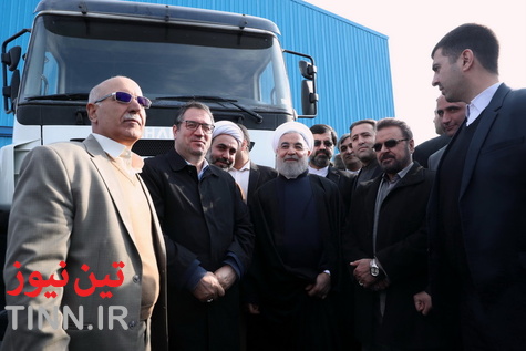رونمایی از کامیون تولیدی ایران با نام «چاپار» توسط روحانی