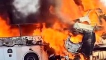 فیلم | برخورد تانکر حامل سوخت با تریلی و اتوبوس در جاده های فارس